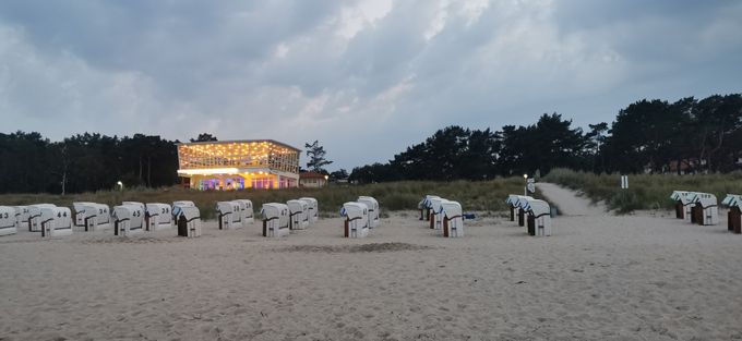 Strand Baabe mit Panorama Restaurant
